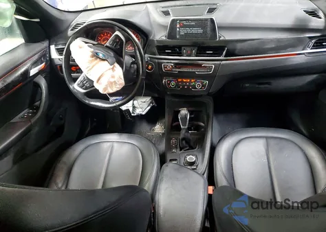 2017 BMW X1 xDrive28I z USA, uszkodzony, nr VIN WBXHT3C33H5F84772